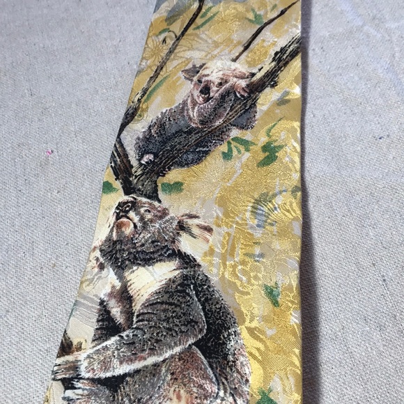 Endangered Species Tie - Picture 3 of 7